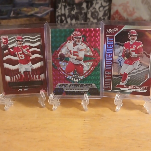 Patrick Mahomes Pink TITLE WAVES,RED/GREEN EPIC PERFORMERS,YOUTH MOVEMENT LOT!!! - Picture 1 of 4